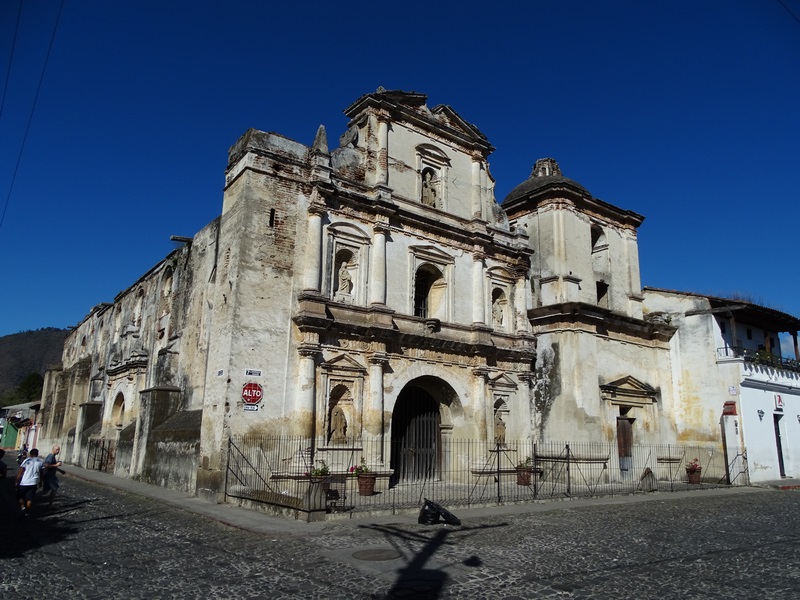 Biserica Ruina Antigua