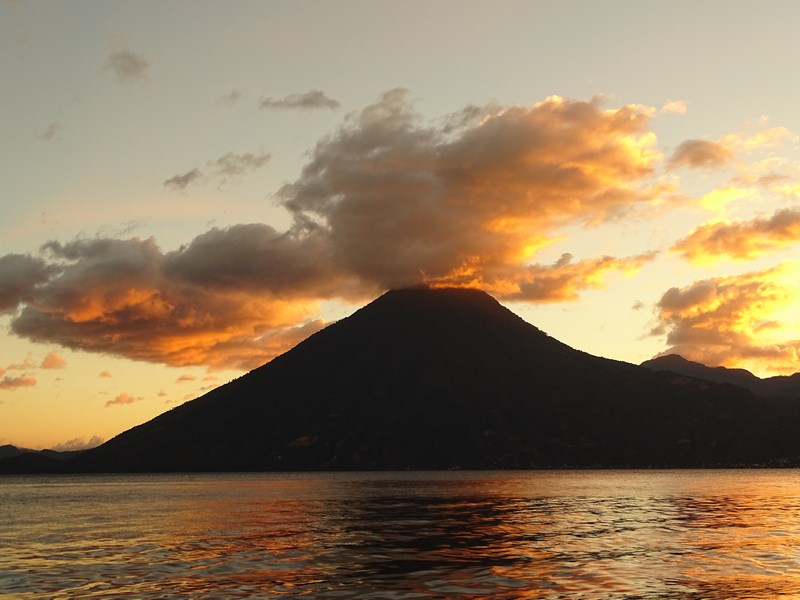 Apus De Soare Atitlan