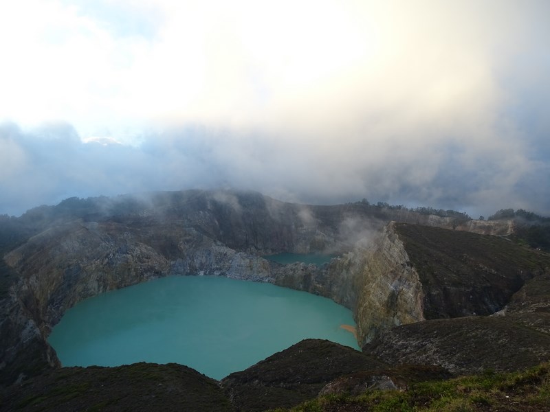 Lacurile Colorate Kelimutu