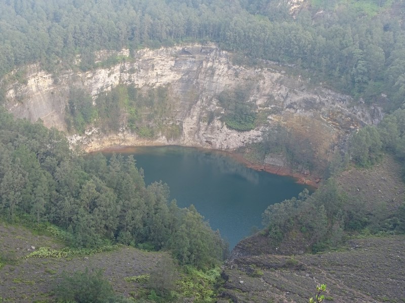 Lacul Negru Kelimutu