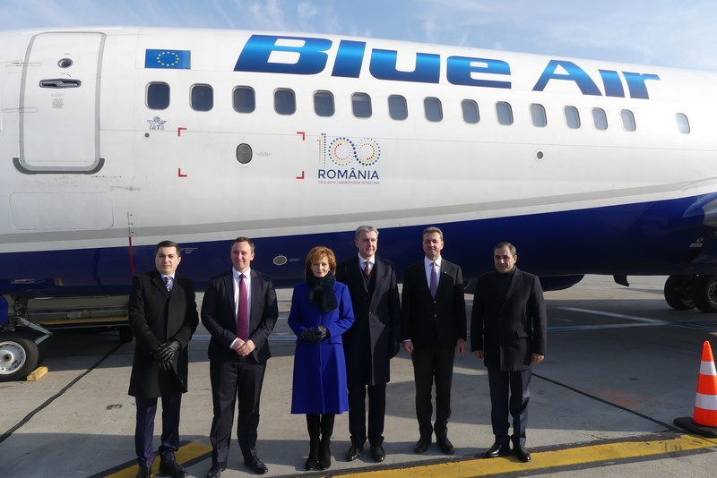 Familia Regala Si Blue Air