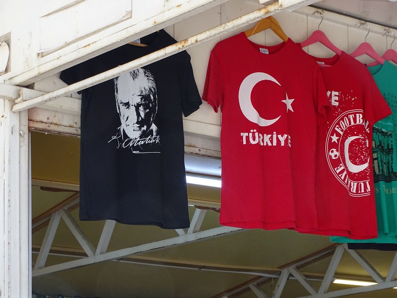 . Tricou Ataturk