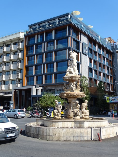 Statuia lui Neptun din Kusadasi