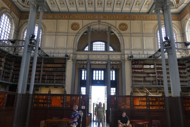 Interior biblioteca Fort de France