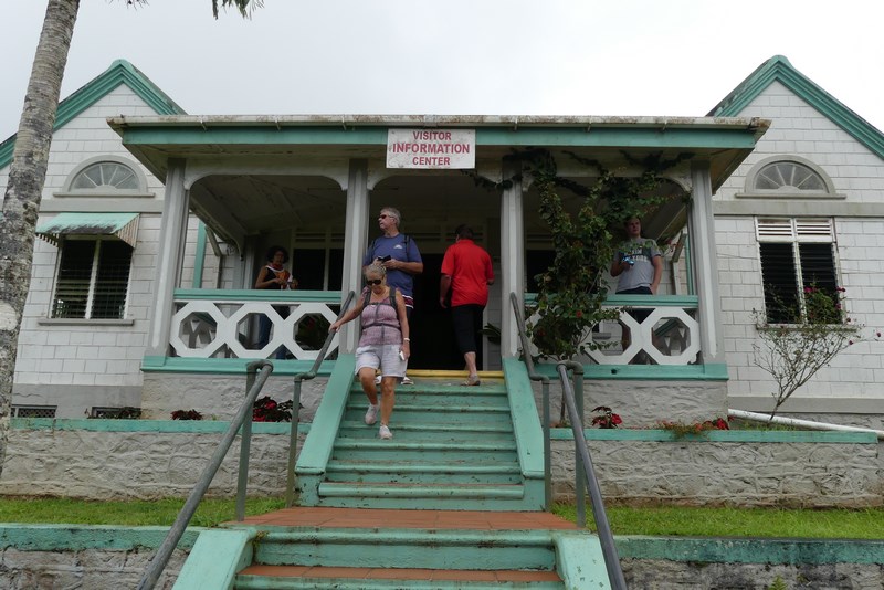 Etang visitor center