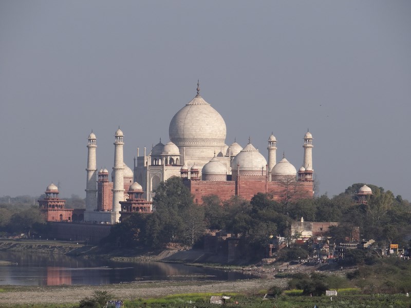 Taj Mahal vazut de la Red Fort