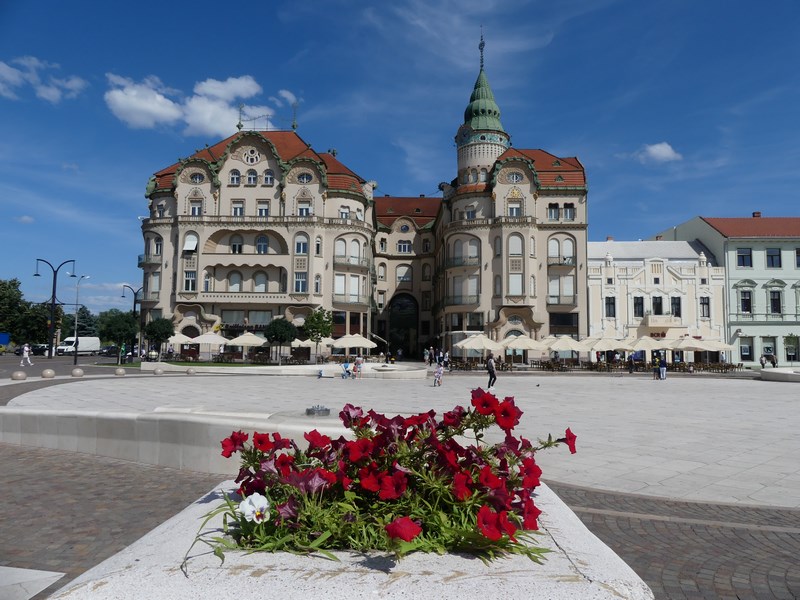 Oradea Piata Unirii ziua