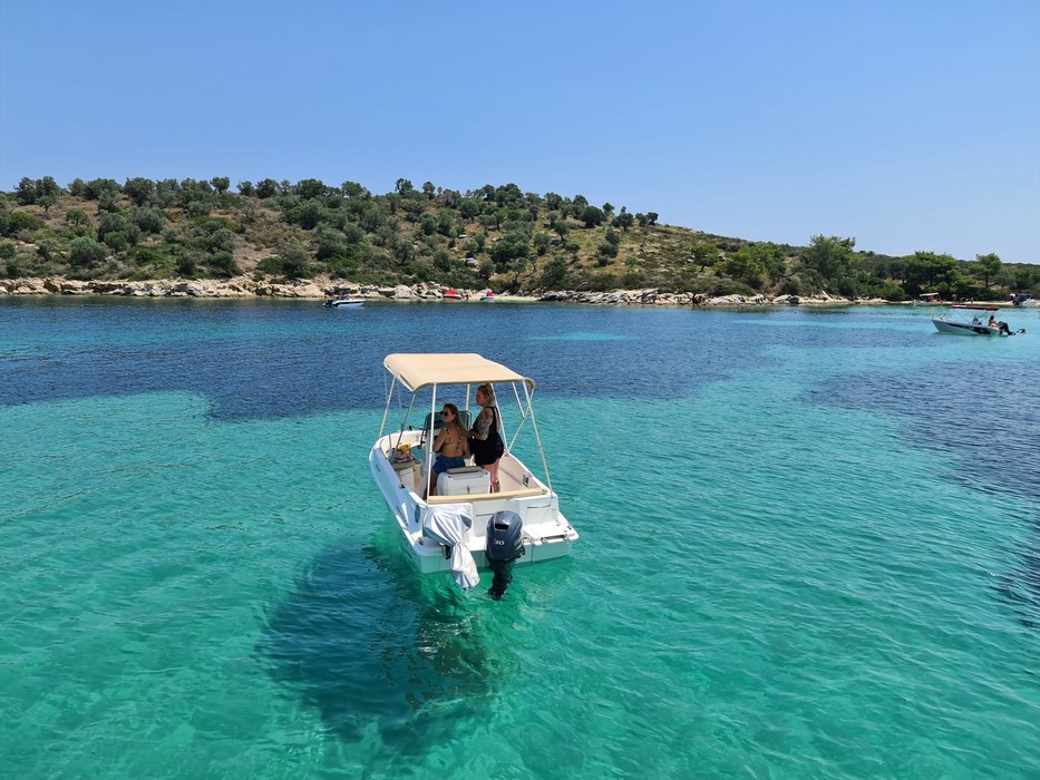 Blue Lagoon Amouliani