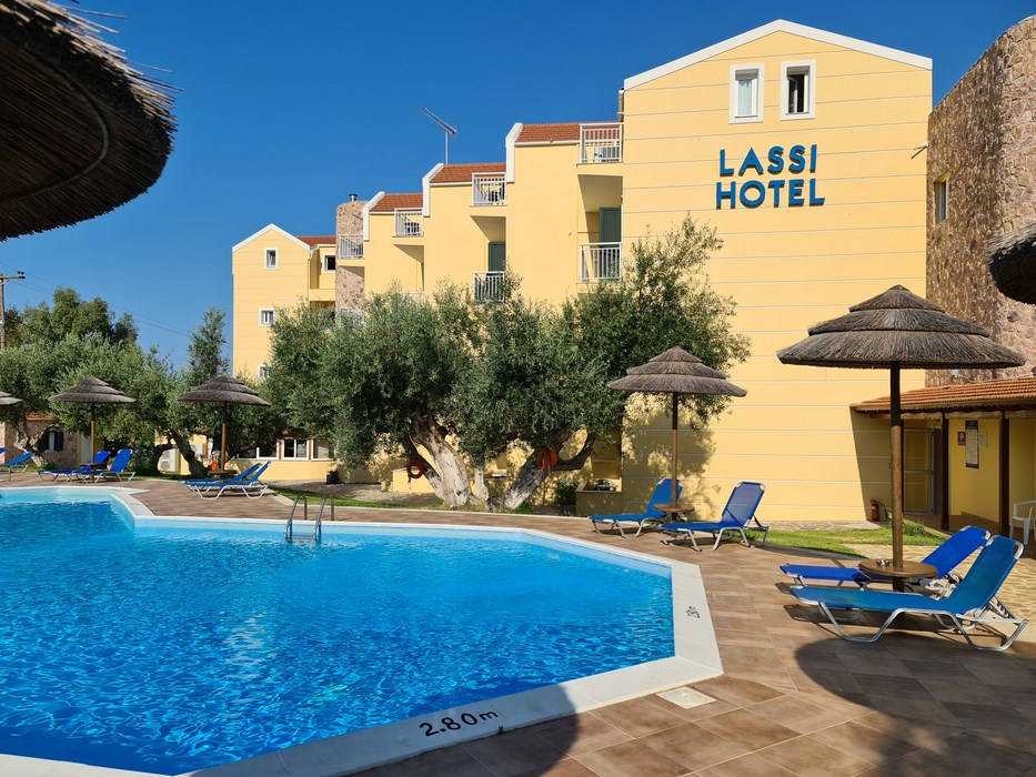 Piscina hotel Lassi