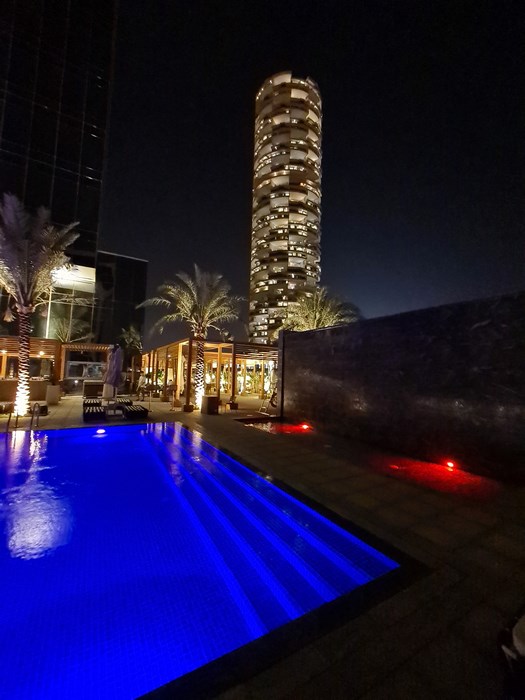 Piscina si Hotel Five Dubai