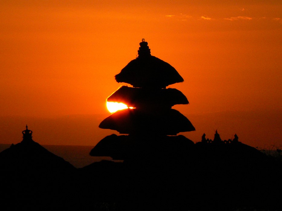 Tanah Lot la apus de soare