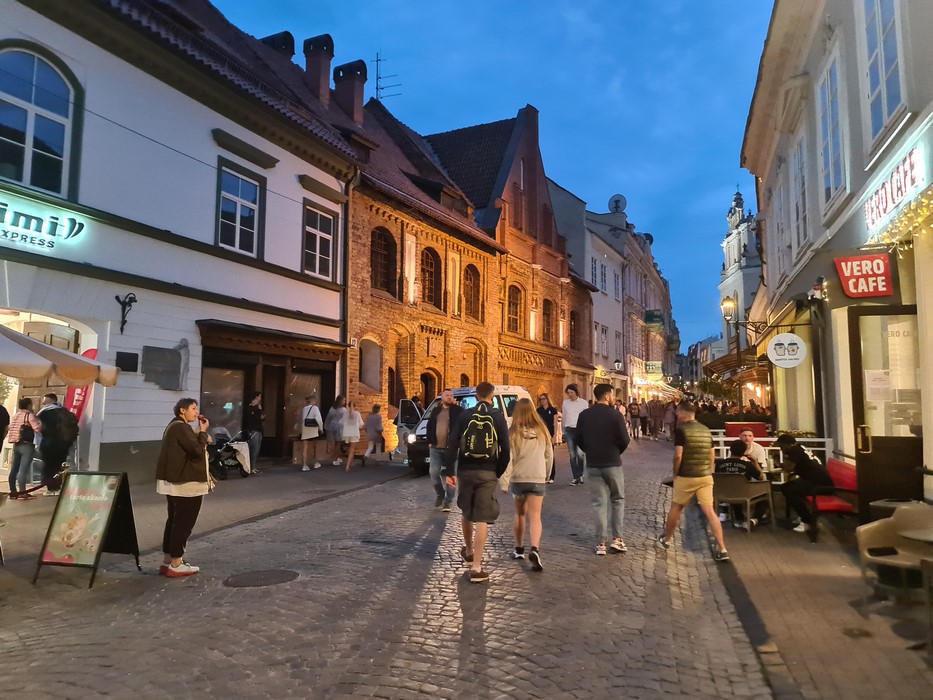 Vilnius by night